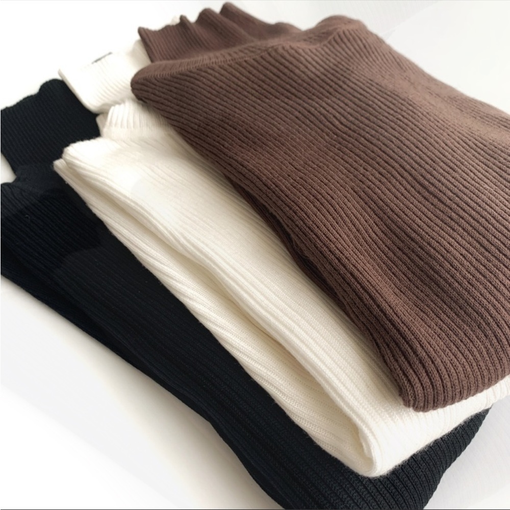 SOFT SLIM FIT LONG SLEEVE TURTLENECK TOP - WHITE - Picture 8 of 9